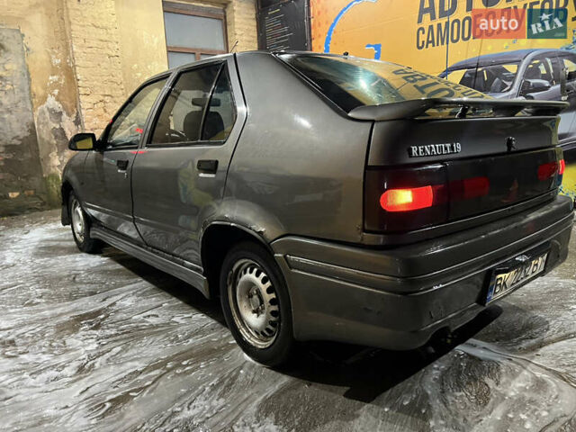 Сірий Рено 19, об'ємом двигуна 1.7 л та пробігом 62 тис. км за 1200 $, фото 10 на Automoto.ua