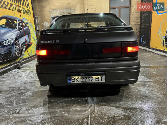 Сірий Рено 19, об'ємом двигуна 1.7 л та пробігом 62 тис. км за 1200 $, фото 9 на Automoto.ua