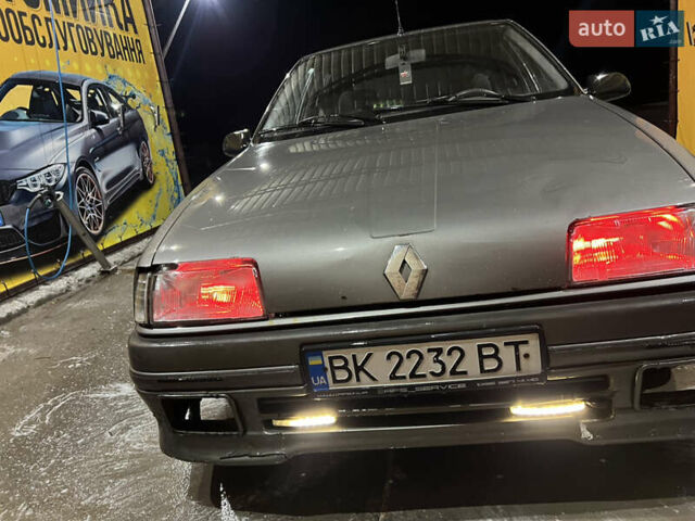 Сірий Рено 19, об'ємом двигуна 1.7 л та пробігом 62 тис. км за 1200 $, фото 3 на Automoto.ua