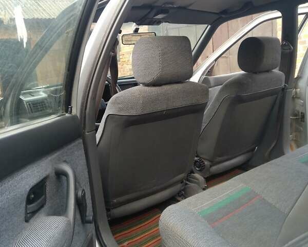 Серый Рено 19, объемом двигателя 1.4 л и пробегом 280 тыс. км за 1500 $, фото 2 на Automoto.ua