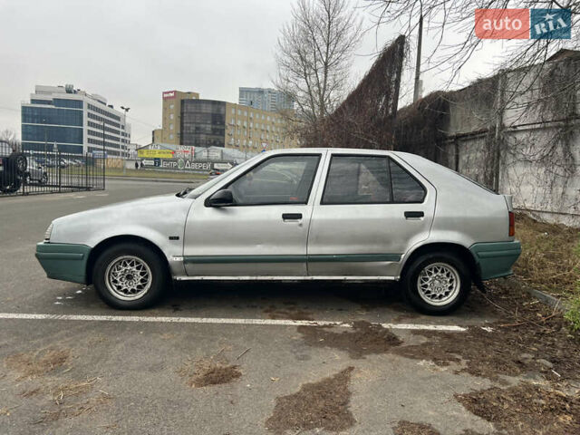 Серый Рено 19, объемом двигателя 1.7 л и пробегом 282 тыс. км за 1300 $, фото 1 на Automoto.ua