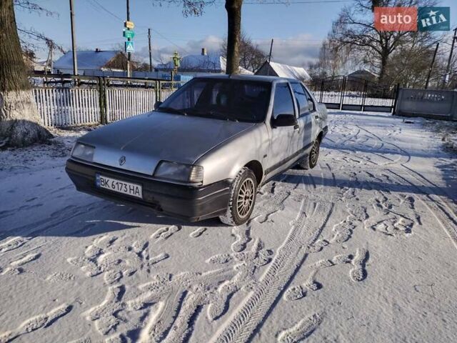 Серый Рено 19, объемом двигателя 1.39 л и пробегом 350 тыс. км за 650 $, фото 6 на Automoto.ua
