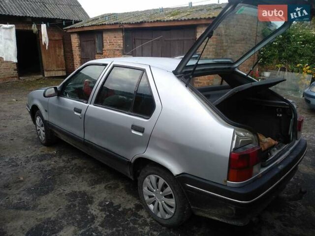 Серый Рено 19, объемом двигателя 1.4 л и пробегом 280 тыс. км за 1500 $, фото 5 на Automoto.ua