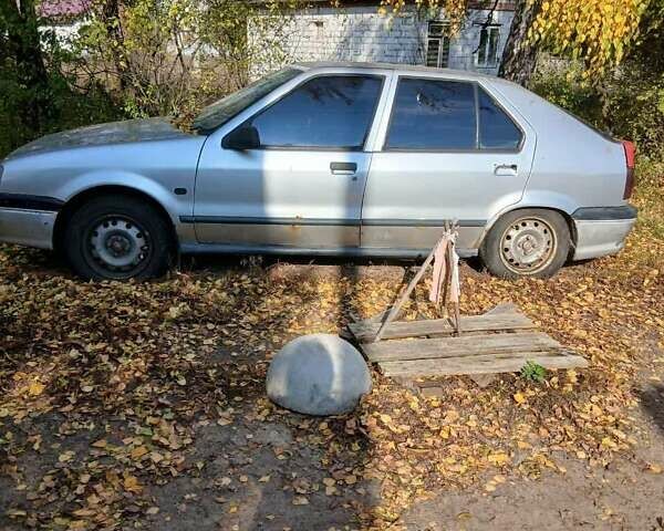 Рено 19 1991 у Чернігові на Automoto.ua Сірий Рено 19, об'ємом двигуна 1.7 л та пробігом 300 тис. км за 500 $, фото 2 на Automoto.ua