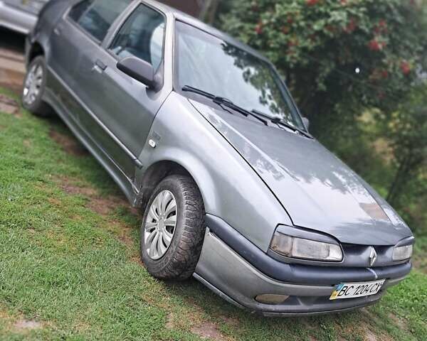 Серый Рено 19, объемом двигателя 1.8 л и пробегом 200 тыс. км за 848 $, фото 6 на Automoto.ua