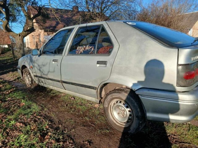 Серый Рено 19, объемом двигателя 0 л и пробегом 300 тыс. км за 650 $, фото 1 на Automoto.ua