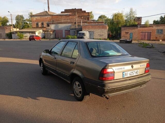 Сірий Рено 19, об'ємом двигуна 1.4 л та пробігом 388 тис. км за 736 $, фото 3 на Automoto.ua