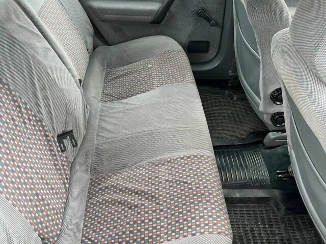 Серый Рено 19, объемом двигателя 1.7 л и пробегом 266 тыс. км за 1650 $, фото 6 на Automoto.ua