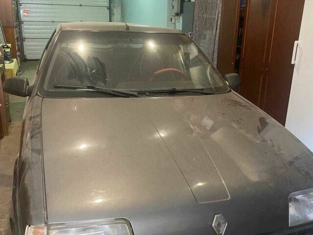 Серый Рено 19, объемом двигателя 1.6 л и пробегом 227 тыс. км за 600 $, фото 7 на Automoto.ua