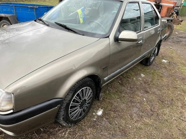 Серый Рено 19, объемом двигателя 1.7 л и пробегом 266 тыс. км за 1650 $, фото 2 на Automoto.ua