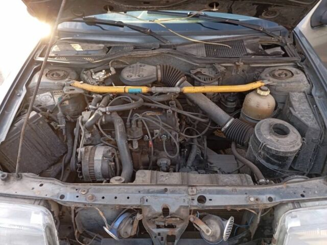 Сірий Рено 19, об'ємом двигуна 1.4 л та пробігом 388 тис. км за 736 $, фото 4 на Automoto.ua