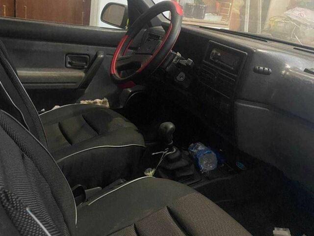 Серый Рено 19, объемом двигателя 1.6 л и пробегом 227 тыс. км за 600 $, фото 2 на Automoto.ua