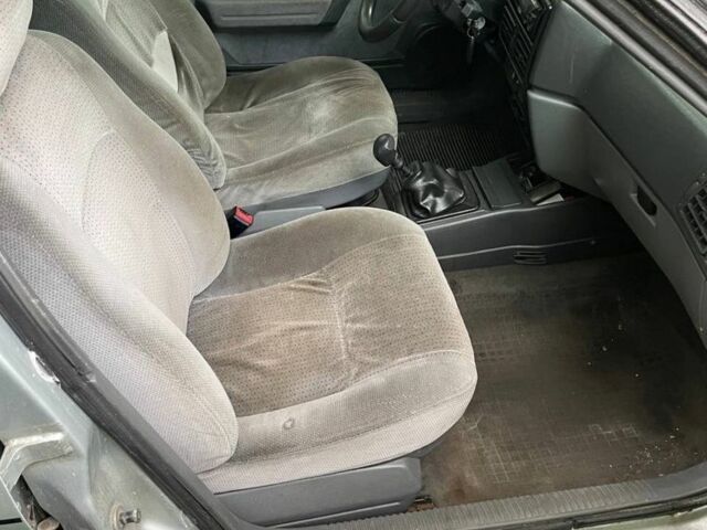 Серый Рено 19, объемом двигателя 1 л и пробегом 170 тыс. км за 1000 $, фото 4 на Automoto.ua