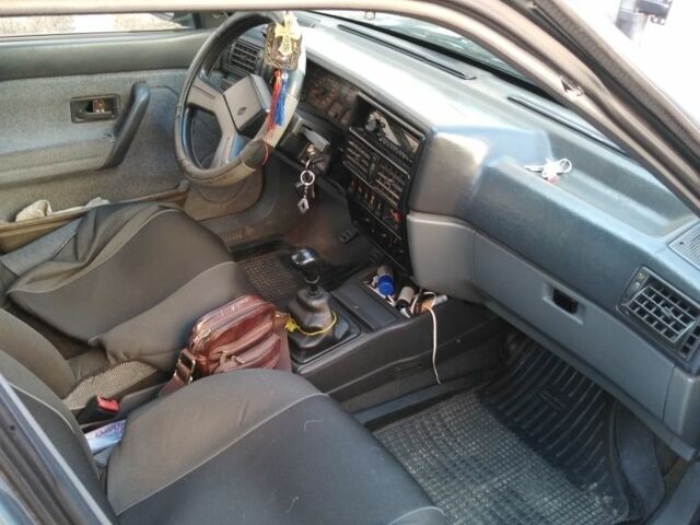 Серый Рено 19, объемом двигателя 1.7 л и пробегом 1000 тыс. км за 999 $, фото 2 на Automoto.ua