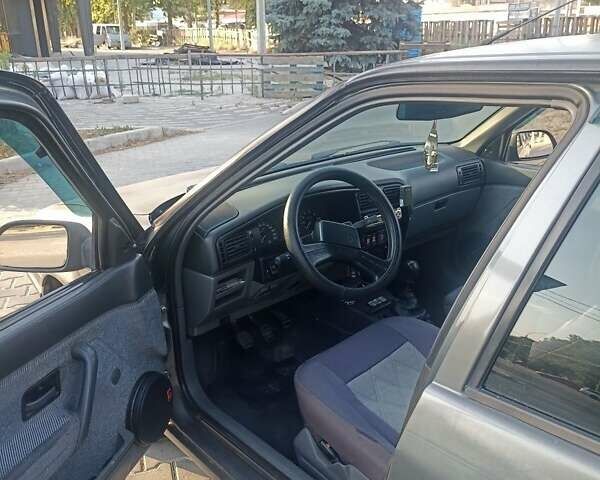 Серый Рено 19, объемом двигателя 1.7 л и пробегом 220 тыс. км за 1200 $, фото 5 на Automoto.ua