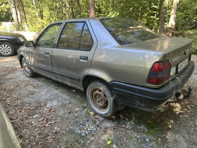 Серый Рено 19, объемом двигателя 1.7 л и пробегом 200 тыс. км за 500 $, фото 6 на Automoto.ua