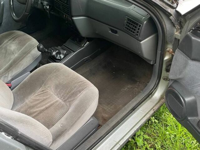 Серый Рено 19, объемом двигателя 1 л и пробегом 170 тыс. км за 1000 $, фото 5 на Automoto.ua