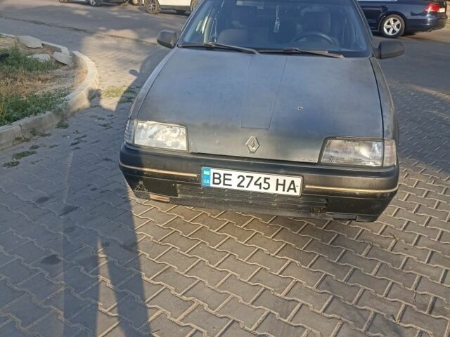 Серый Рено 19, объемом двигателя 1.7 л и пробегом 220 тыс. км за 1200 $, фото 4 на Automoto.ua