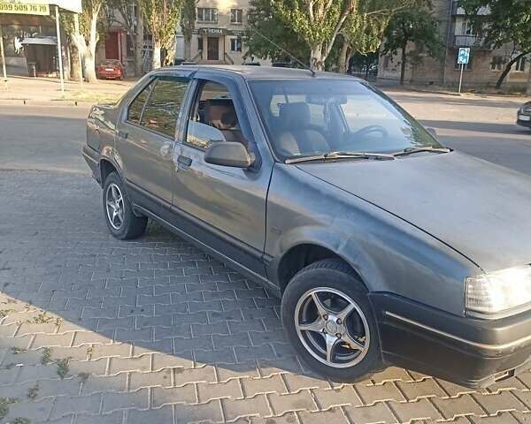 Серый Рено 19, объемом двигателя 1.7 л и пробегом 220 тыс. км за 1200 $, фото 1 на Automoto.ua