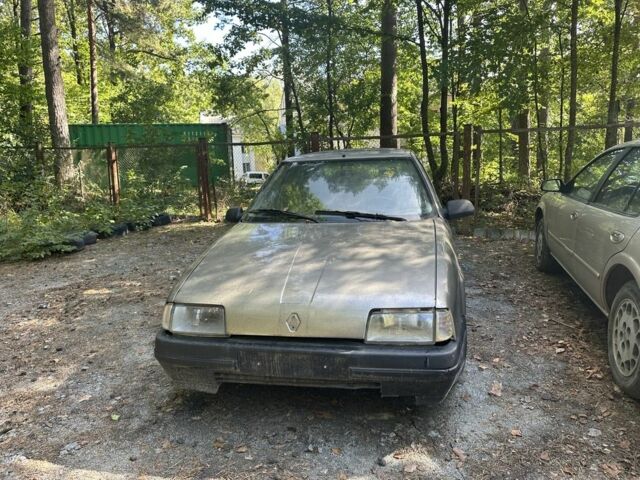 Серый Рено 19, объемом двигателя 1.7 л и пробегом 200 тыс. км за 500 $, фото 11 на Automoto.ua
