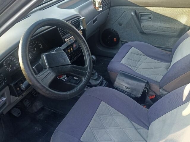 Серый Рено 19, объемом двигателя 1.7 л и пробегом 220 тыс. км за 1200 $, фото 5 на Automoto.ua