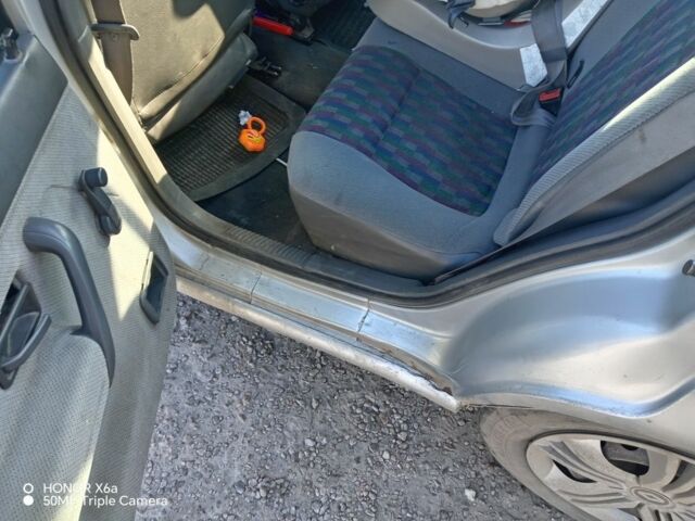 Серый Рено 19, объемом двигателя 1.4 л и пробегом 100 тыс. км за 876 $, фото 7 на Automoto.ua