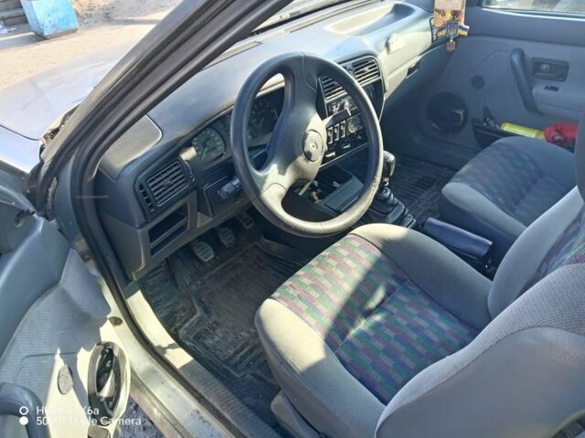 Серый Рено 19, объемом двигателя 1.4 л и пробегом 100 тыс. км за 876 $, фото 2 на Automoto.ua