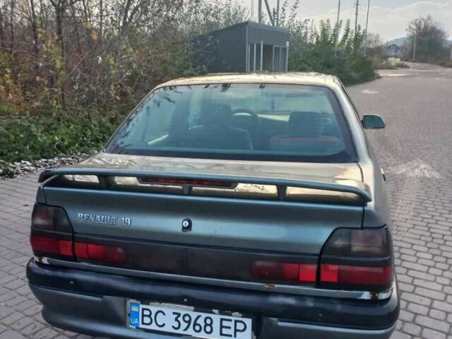 Серый Рено 19, объемом двигателя 1.8 л и пробегом 340 тыс. км за 714 $, фото 5 на Automoto.ua
