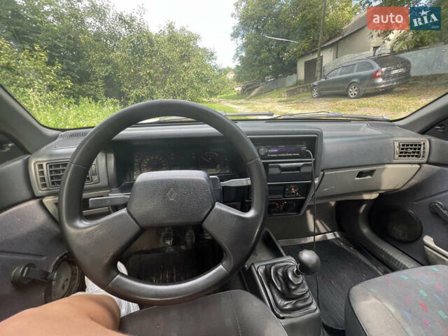 Серый Рено 19, объемом двигателя 1.4 л и пробегом 230 тыс. км за 500 $, фото 7 на Automoto.ua