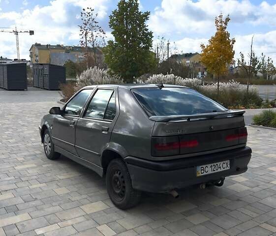 Серый Рено 19, объемом двигателя 1.8 л и пробегом 338 тыс. км за 1000 $, фото 4 на Automoto.ua