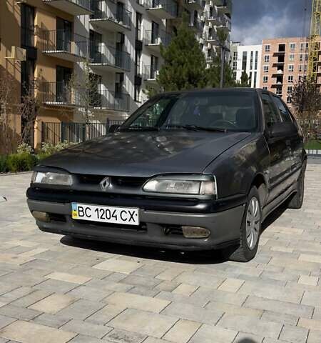 Серый Рено 19, объемом двигателя 1.8 л и пробегом 338 тыс. км за 1000 $, фото 9 на Automoto.ua