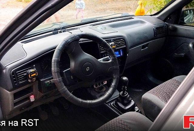 Сірий Рено 19, об'ємом двигуна 1.4 л та пробігом 320 тис. км за 1650 $, фото 5 на Automoto.ua