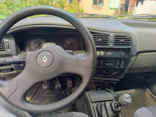 Серый Рено 19, объемом двигателя 1.4 л и пробегом 200 тыс. км за 901 $, фото 4 на Automoto.ua