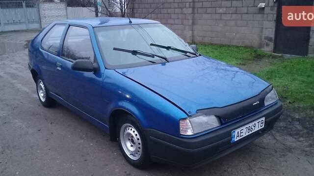 Синий Рено 19, объемом двигателя 1.4 л и пробегом 55 тыс. км за 750 $, фото 5 на Automoto.ua