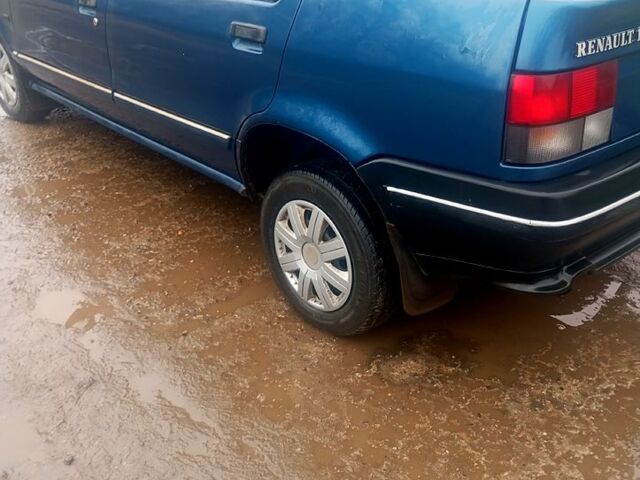 Синий Рено 19, объемом двигателя 1.7 л и пробегом 100 тыс. км за 750 $, фото 2 на Automoto.ua