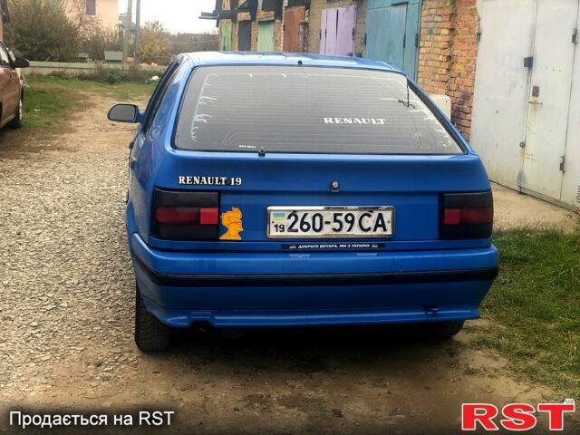 Синій Рено 19, об'ємом двигуна 14 л та пробігом 300 тис. км за 1300 $, фото 3 на Automoto.ua