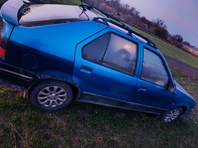 Синий Рено 19, объемом двигателя 1.4 л и пробегом 185 тыс. км за 713 $, фото 1 на Automoto.ua