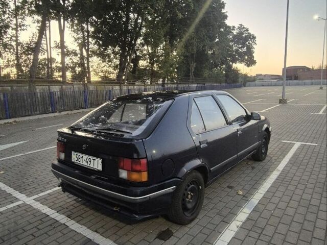 Синий Рено 19, объемом двигателя 1.7 л и пробегом 230 тыс. км за 800 $, фото 4 на Automoto.ua
