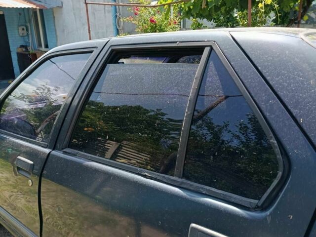 Синий Рено 19, объемом двигателя 1.4 л и пробегом 2 тыс. км за 360 $, фото 1 на Automoto.ua