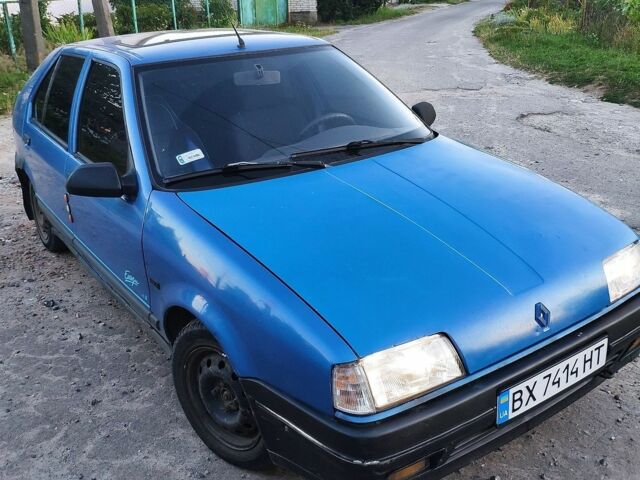 Синій Рено 19, об'ємом двигуна 1.4 л та пробігом 265 тис. км за 399 $, фото 3 на Automoto.ua