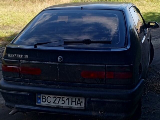 Синій Рено 19, об'ємом двигуна 1.4 л та пробігом 325 тис. км за 474 $, фото 3 на Automoto.ua