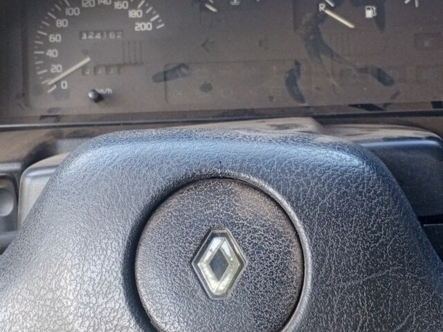 Синій Рено 19, об'ємом двигуна 1.4 л та пробігом 325 тис. км за 474 $, фото 5 на Automoto.ua