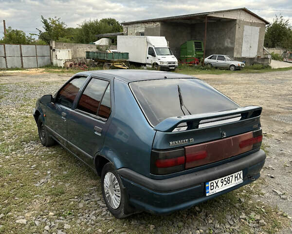 Синій Рено 19, об'ємом двигуна 1.72 л та пробігом 250 тис. км за 950 $, фото 3 на Automoto.ua
