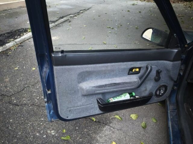 Синий Рено 19, объемом двигателя 0 л и пробегом 250 тыс. км за 1100 $, фото 3 на Automoto.ua