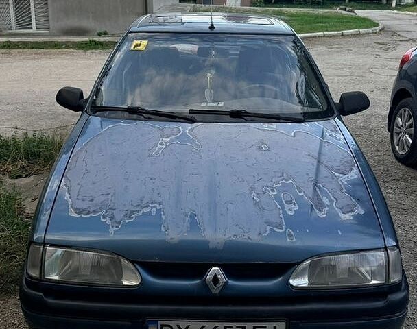 Синий Рено 19, объемом двигателя 1.72 л и пробегом 229 тыс. км за 900 $, фото 2 на Automoto.ua
