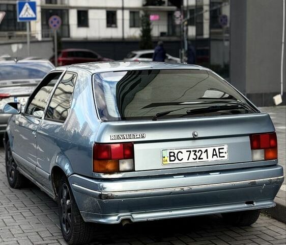 Синий Рено 19, объемом двигателя 1.7 л и пробегом 346 тыс. км за 800 $, фото 2 на Automoto.ua