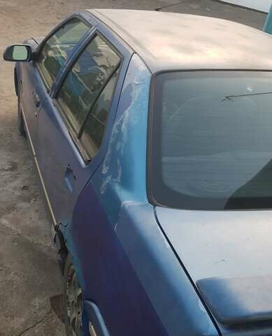 Синій Рено 19, об'ємом двигуна 1.7 л та пробігом 350 тис. км за 1078 $, фото 10 на Automoto.ua