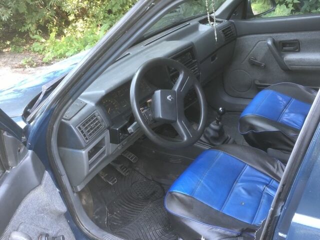 Синій Рено 19, об'ємом двигуна 1.8 л та пробігом 377 тис. км за 600 $, фото 2 на Automoto.ua