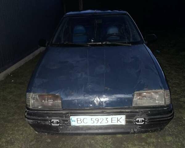 Синій Рено 19, об'ємом двигуна 1.8 л та пробігом 300 тис. км за 497 $, фото 3 на Automoto.ua