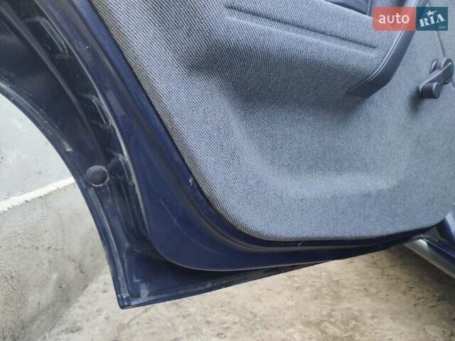 Синій Рено 19, об'ємом двигуна 1.4 л та пробігом 260 тис. км за 2100 $, фото 5 на Automoto.ua